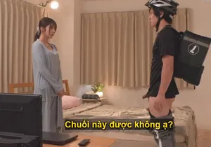Cô gái xinh đẹp với làn da trắng và đôi chân dài gợi cảm cầm lấy con cặc rồi liếm và mút nó thật mạnh. Sự sung sướng này ngay lập tức làm cho dương vật cương cứng và đụ lỗ đít thật mạnh...