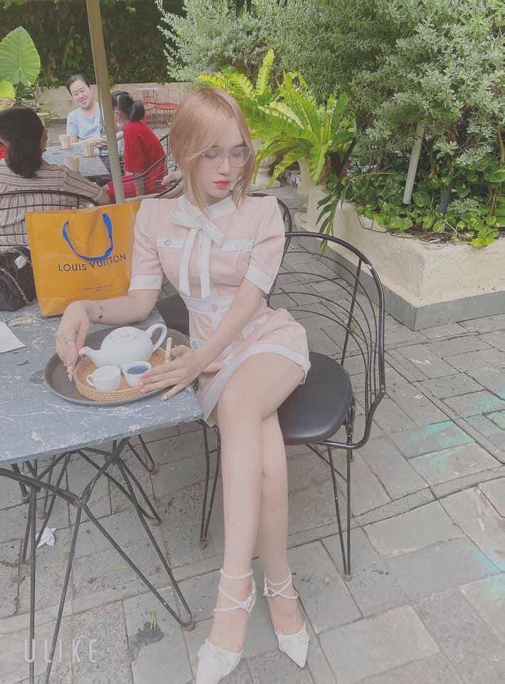 Gạ chịch em thư ký riêng của sếp